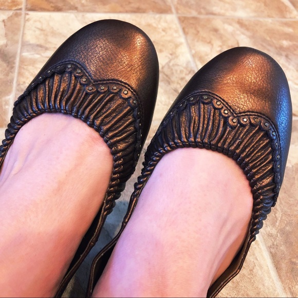 Xhilaration Bronze/Brown Ballet Flats - Picture 3 of 7